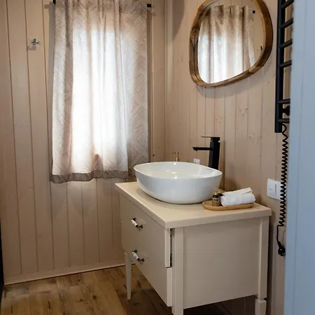 Nebo Shale Holiday home Yablunytsya