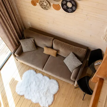 Nebo Shale 야블루니츠야